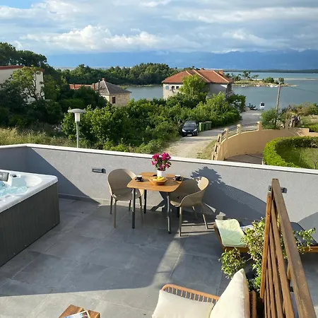 Dalmatia 닌